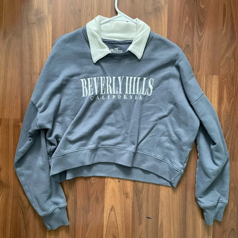 Hollister Cropped Blue Crew Neck Sweater - Picture 1 of 3